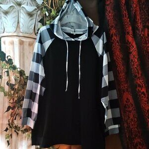 EUC: Haptics 3X Black & White  Plaid Raglan Sleeve Hoodie